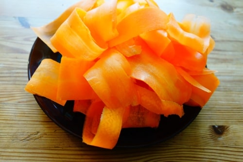Karotten Streifen für veganen Lachs